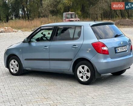 Синій Шкода Фабія, об'ємом двигуна 1.39 л та пробігом 175 тис. км за 3900 $, фото 1 на Automoto.ua