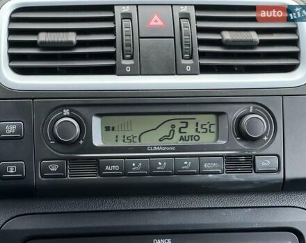 Синій Шкода Фабія, об'ємом двигуна 1.39 л та пробігом 175 тис. км за 3900 $, фото 4 на Automoto.ua