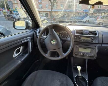 Синий Шкода Фабия, объемом двигателя 1.2 л и пробегом 138 тыс. км за 4400 $, фото 7 на Automoto.ua