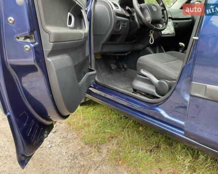 Синий Шкода Фабия, объемом двигателя 1.2 л и пробегом 188 тыс. км за 4200 $, фото 15 на Automoto.ua