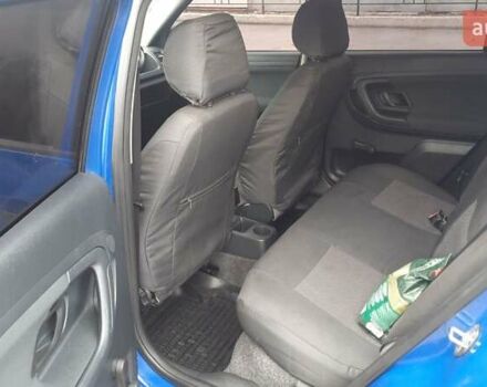 Синій Шкода Фабія, об'ємом двигуна 1.39 л та пробігом 196 тис. км за 4100 $, фото 6 на Automoto.ua