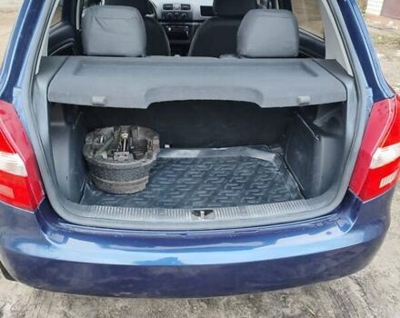 Синий Шкода Фабия, объемом двигателя 1.2 л и пробегом 138 тыс. км за 5200 $, фото 5 на Automoto.ua