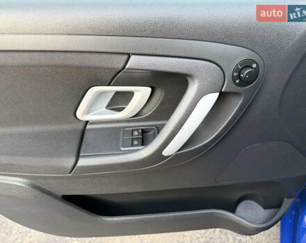 Синий Шкода Фабия, объемом двигателя 1.4 л и пробегом 236 тыс. км за 4900 $, фото 16 на Automoto.ua