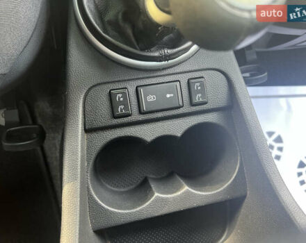 Синий Шкода Фабия, объемом двигателя 1.6 л и пробегом 160 тыс. км за 6799 $, фото 15 на Automoto.ua