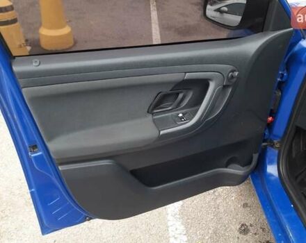 Синій Шкода Фабія, об'ємом двигуна 1.39 л та пробігом 196 тис. км за 4100 $, фото 5 на Automoto.ua