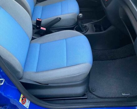 Синий Шкода Фабия, объемом двигателя 1.2 л и пробегом 83 тыс. км за 5300 $, фото 5 на Automoto.ua