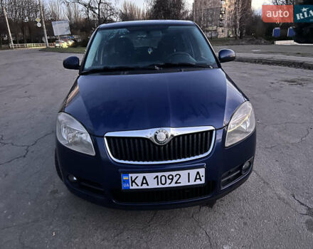 Синий Шкода Фабия, объемом двигателя 1.2 л и пробегом 220 тыс. км за 4900 $, фото 1 на Automoto.ua