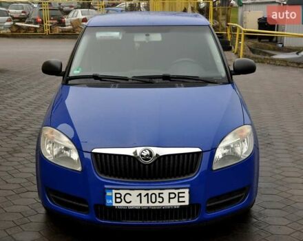 Синий Шкода Фабия, объемом двигателя 1.2 л и пробегом 206 тыс. км за 3999 $, фото 3 на Automoto.ua
