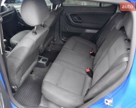 Синий Шкода Фабия, объемом двигателя 1.2 л и пробегом 206 тыс. км за 3999 $, фото 20 на Automoto.ua