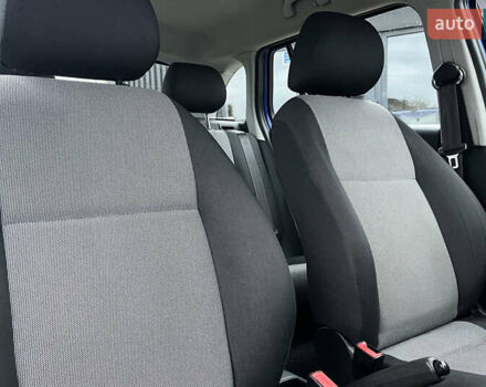 Синий Шкода Фабия, объемом двигателя 1.2 л и пробегом 189 тыс. км за 5300 $, фото 21 на Automoto.ua