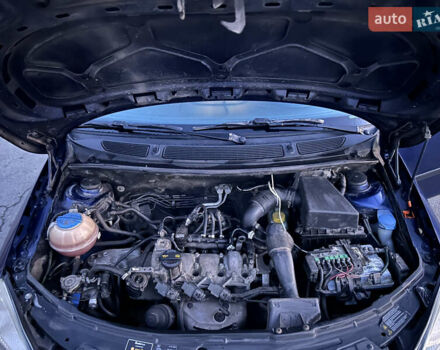 Синий Шкода Фабия, объемом двигателя 1.2 л и пробегом 220 тыс. км за 4900 $, фото 13 на Automoto.ua