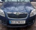 Синий Шкода Фабия, объемом двигателя 1.2 л и пробегом 220 тыс. км за 5000 $, фото 1 на Automoto.ua