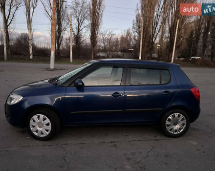 Синий Шкода Фабия, объемом двигателя 1.2 л и пробегом 220 тыс. км за 4900 $, фото 3 на Automoto.ua