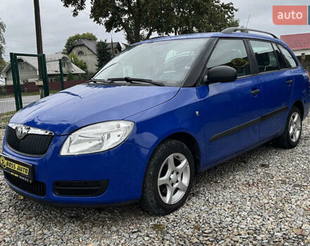 Синий Шкода Фабия, объемом двигателя 1.2 л и пробегом 189 тыс. км за 5300 $, фото 2 на Automoto.ua