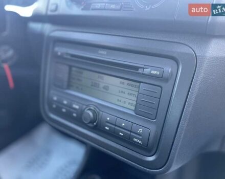 Синий Шкода Фабия, объемом двигателя 1.4 л и пробегом 195 тыс. км за 6900 $, фото 17 на Automoto.ua