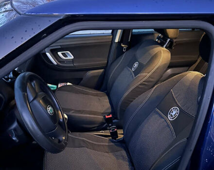 Синий Шкода Фабия, объемом двигателя 1.2 л и пробегом 220 тыс. км за 4900 $, фото 9 на Automoto.ua