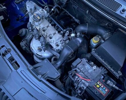 Синий Шкода Фабия, объемом двигателя 1.2 л и пробегом 83 тыс. км за 5300 $, фото 7 на Automoto.ua