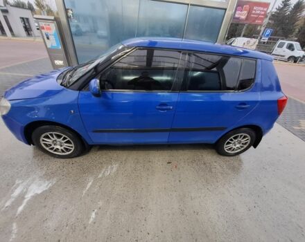 Синий Шкода Фабия, объемом двигателя 1.4 л и пробегом 405 тыс. км за 3250 $, фото 4 на Automoto.ua