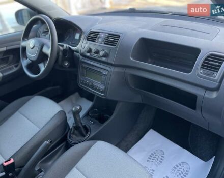 Синий Шкода Фабия, объемом двигателя 1.4 л и пробегом 195 тыс. км за 6900 $, фото 34 на Automoto.ua