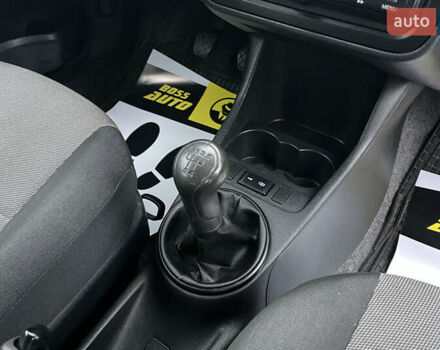 Синий Шкода Фабия, объемом двигателя 1.2 л и пробегом 189 тыс. км за 5300 $, фото 23 на Automoto.ua