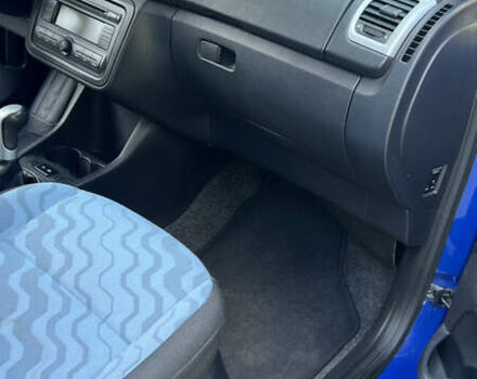 Синий Шкода Фабия, объемом двигателя 1.2 л и пробегом 156 тыс. км за 4850 $, фото 9 на Automoto.ua