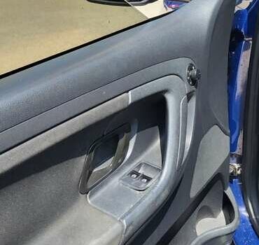 Синий Шкода Фабия, объемом двигателя 1.39 л и пробегом 156 тыс. км за 4100 $, фото 3 на Automoto.ua