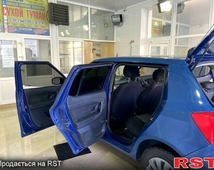 Синий Шкода Фабия, объемом двигателя 1.4 л и пробегом 139 тыс. км за 4500 $, фото 7 на Automoto.ua