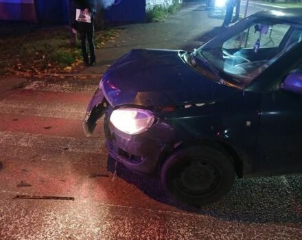 Синій Шкода Фабія, об'ємом двигуна 1.4 л та пробігом 250 тис. км за 2500 $, фото 3 на Automoto.ua