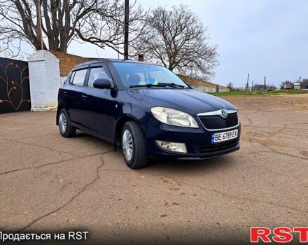 Синий Шкода Фабия, объемом двигателя 1.4 л и пробегом 265 тыс. км за 4350 $, фото 2 на Automoto.ua