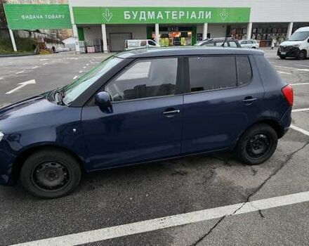 Синий Шкода Фабия, объемом двигателя 1.39 л и пробегом 315 тыс. км за 4200 $, фото 2 на Automoto.ua