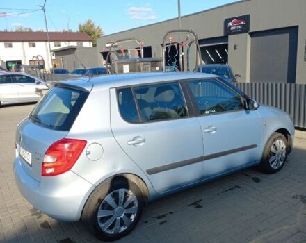 Синий Шкода Фабия, объемом двигателя 1.2 л и пробегом 3 тыс. км за 5600 $, фото 2 на Automoto.ua