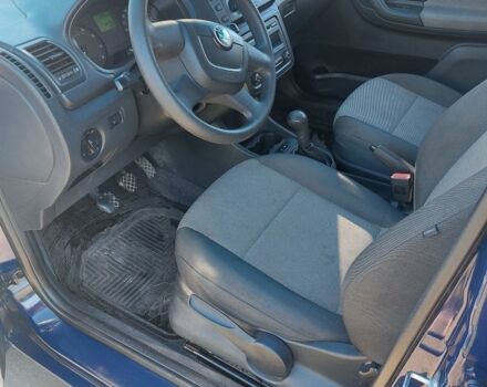 Синій Шкода Фабія, об'ємом двигуна 1.2 л та пробігом 15 тис. км за 4650 $, фото 8 на Automoto.ua