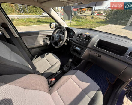 Синий Шкода Фабия, объемом двигателя 1.6 л и пробегом 285 тыс. км за 4700 $, фото 18 на Automoto.ua