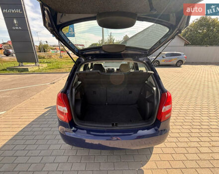 Синий Шкода Фабия, объемом двигателя 1.6 л и пробегом 285 тыс. км за 4700 $, фото 17 на Automoto.ua