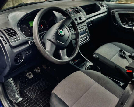 Синій Шкода Фабія, об'ємом двигуна 1.2 л та пробігом 190 тис. км за 6100 $, фото 15 на Automoto.ua