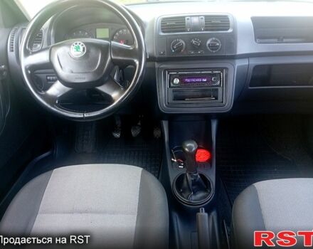 Синий Шкода Фабия, объемом двигателя 1.2 л и пробегом 206 тыс. км за 4200 $, фото 6 на Automoto.ua