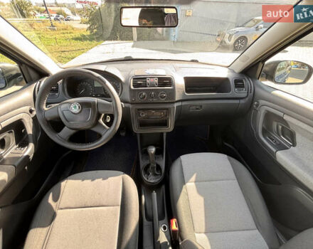 Синий Шкода Фабия, объемом двигателя 1.6 л и пробегом 285 тыс. км за 4700 $, фото 16 на Automoto.ua