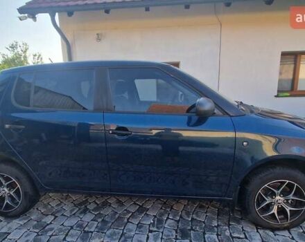 Синий Шкода Фабия, объемом двигателя 1.2 л и пробегом 103 тыс. км за 5300 $, фото 1 на Automoto.ua