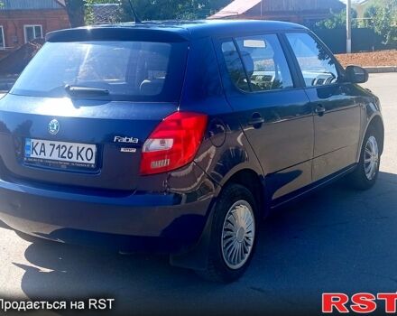 Синий Шкода Фабия, объемом двигателя 1.2 л и пробегом 206 тыс. км за 4200 $, фото 2 на Automoto.ua