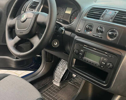 Синий Шкода Фабия, объемом двигателя 1.6 л и пробегом 240 тыс. км за 5900 $, фото 10 на Automoto.ua