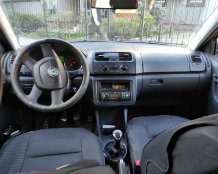 Синий Шкода Фабия, объемом двигателя 1.4 л и пробегом 235 тыс. км за 5100 $, фото 6 на Automoto.ua