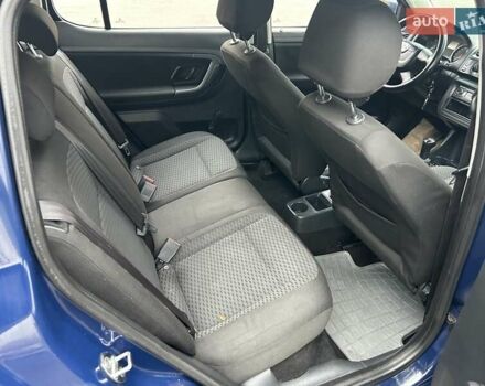 Синий Шкода Фабия, объемом двигателя 1.39 л и пробегом 260 тыс. км за 4200 $, фото 12 на Automoto.ua