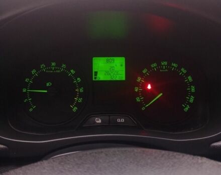 Синий Шкода Фабия, объемом двигателя 1.6 л и пробегом 217 тыс. км за 5200 $, фото 8 на Automoto.ua