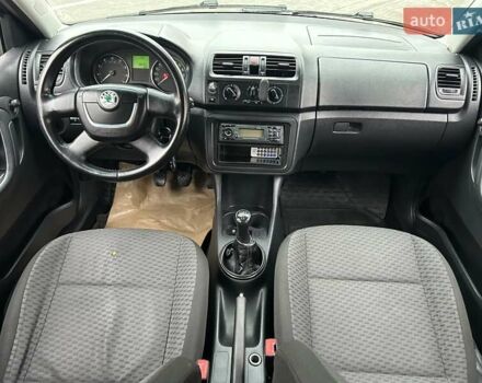 Синий Шкода Фабия, объемом двигателя 1.39 л и пробегом 260 тыс. км за 4200 $, фото 11 на Automoto.ua