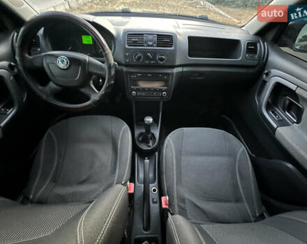 Шкода Фабия 2012 в Новой Одессе на Automoto.ua Синий Шкода Фабия, объемом двигателя 1.6 л и пробегом 280 тыс. км за 5000 $, фото 5 на Automoto.ua