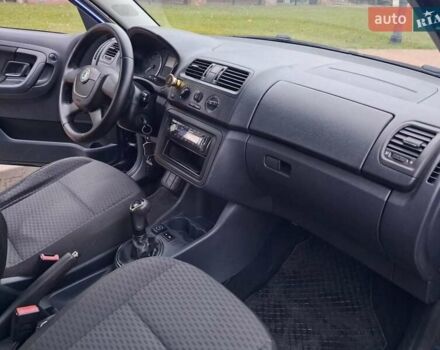 Синий Шкода Фабия, объемом двигателя 1.39 л и пробегом 173 тыс. км за 5550 $, фото 11 на Automoto.ua