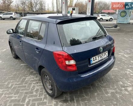 Синий Шкода Фабия, объемом двигателя 1.39 л и пробегом 260 тыс. км за 4200 $, фото 2 на Automoto.ua