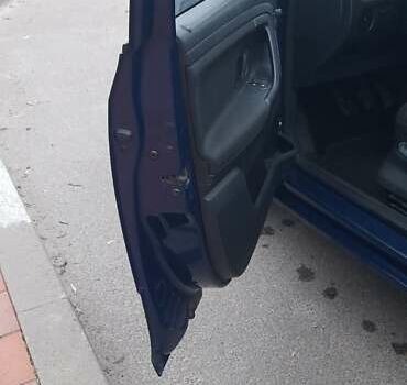 Синий Шкода Фабия, объемом двигателя 1.39 л и пробегом 173 тыс. км за 5550 $, фото 17 на Automoto.ua