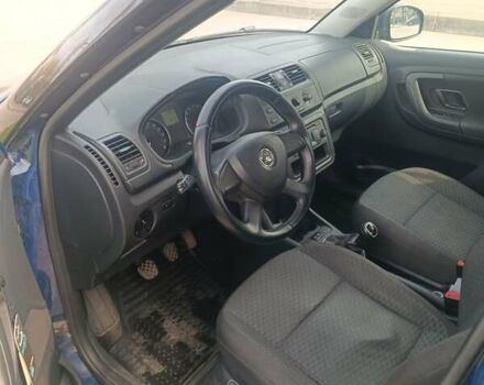 Синий Шкода Фабия, объемом двигателя 1.6 л и пробегом 350 тыс. км за 5200 $, фото 7 на Automoto.ua