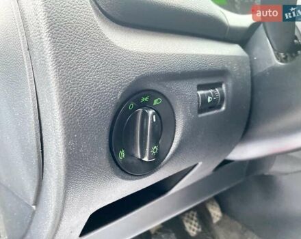 Синий Шкода Фабия, объемом двигателя 1.4 л и пробегом 283 тыс. км за 5790 $, фото 12 на Automoto.ua